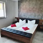 Dm & - Rasenweg